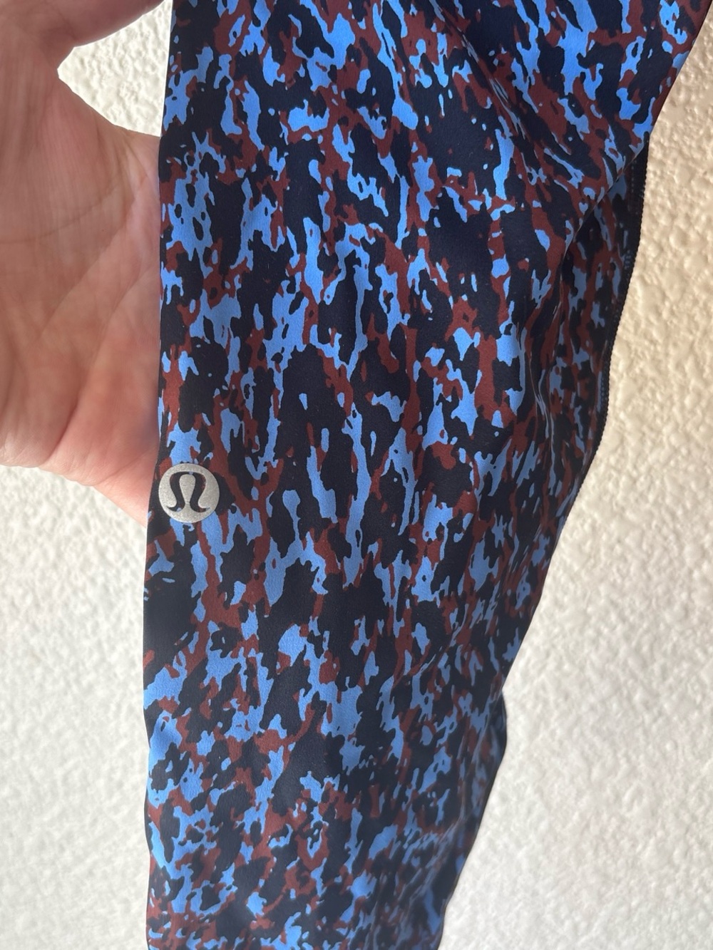 Lululemon Fast and Free High-Rise Tight 25"
Leopard Camo Blue Nile Multi Size 6